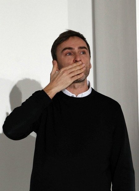 El diseñador Raf Simons será el sustituto de John Galliano al frente de Dior