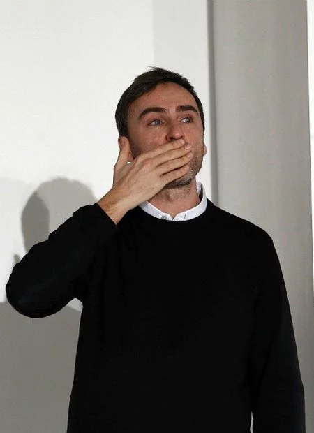 El diseñador Raf Simons será el sustituto de John Galliano al frente de Dior