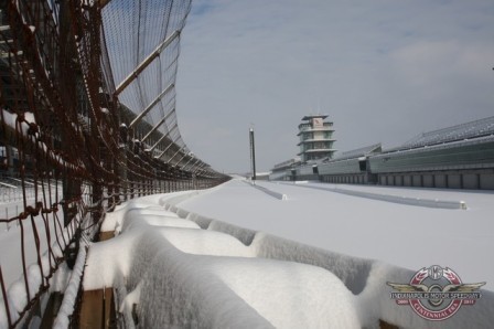 Indianápolis hundido en la nieve