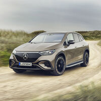 El Mercedes-Benz EQE SUV eléctrico ha llegado sin sorprender a nadie: muy grande, muy potente y con muchas pantallas