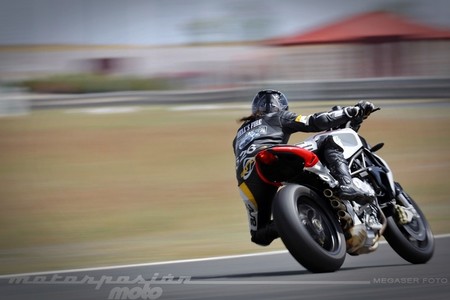 mv-agusta-brutale-800-megaserfoto