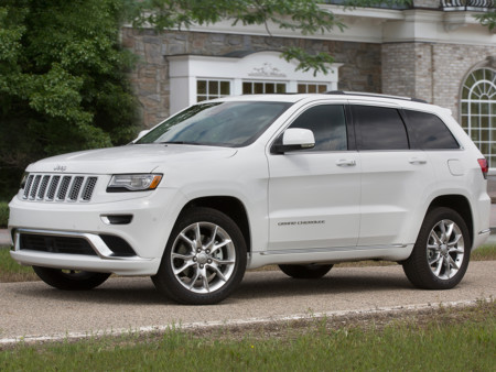 Para la NHTSA algunos conductores de Jeep Grand Cherokee no saben poner el cambio automático en posición P