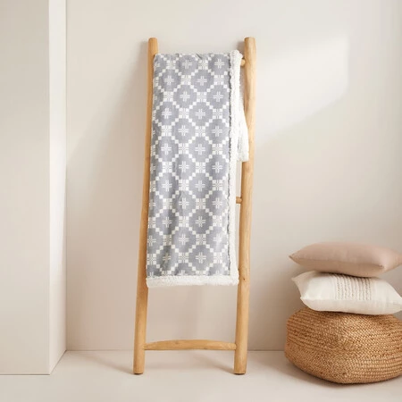 Manta Decorativa Laika Basics