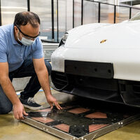 Volkswagen quiere cargas del 80% para el Porsche Taycan... ¡en 10 minutos y sin cables!