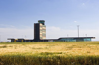 Aeropuertos nuevos, sin aviones ni pasajeros