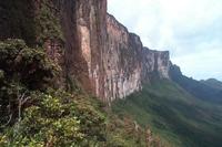 Si viajas al monte Roraima, debes colocar tus excrementos en un recipiente de PVC