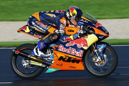 MotoGP Valencia 2012: Danny Kent se lleva la victoria en la larga, lluviosa y entretenida carrera de Moto3