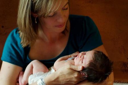 Cinco consejos para ayudar a una mamá reciente