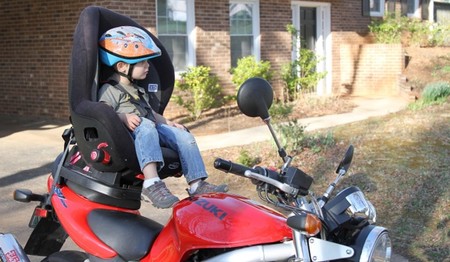 Niños en moto, ¿cómo podemos llevar a los menores de forma ... car chair wire harness 