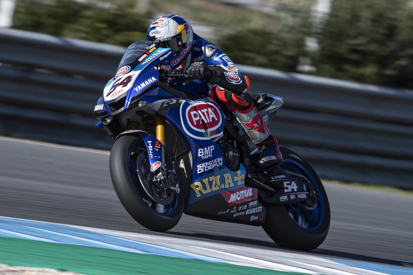 Toprak Razgatlioglu gana su segunda carrera con Yamaha y Jonathan Rea remonta para ser campeón de Superbikes