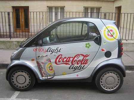 Gana un dinero extra poniendo publicidad en tu coche