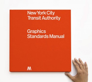 No sé vosotros, pero yo quiero una copia del Manual de Estándares Gráficos del metro de Nueva York 