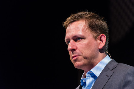 Bitcoin y criptomonedas son libertad, la inteligencia artificial comunismo (según Peter Thiel)