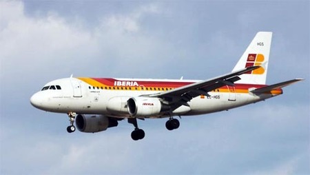 Iberia podría cobrar por facturar maletas