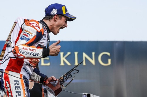 La octava bola de Marc Márquez en 30 fotos y cuatro vídeos para rendirse ante el potencial del 93