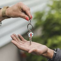 Esto debes ganar cada mes si quieres un piso de alquiler asequible del programa Casa 47 que ha lanzado el Gobierno