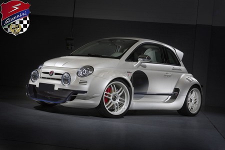 El Giannini 350GP es un RWD de 350 hp, más cercano a un Alfa Romeo 4C que a un Fiat 500