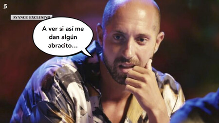 Pablo, el novio de Mayka que peina cuernos en 'La Isla de las Tentaciones', hace una camiseta en apoyo a Rosito el peluchito #PrayForRosito (marca registrada)