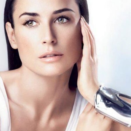 Uy uy uy la historia se complica, parece que Demi Moore no es ninguna santa...