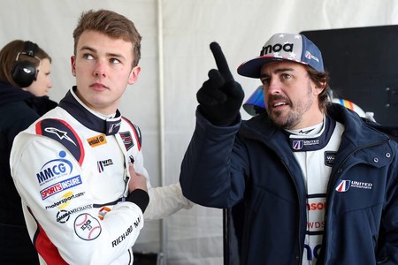 Las primeras vueltas de Fernando Alonso en Daytona que no nos dan muchas pistas