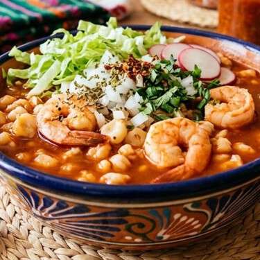 Cómo hacer pozole rojo de camarón con la receta y trucos de la chef Ana Paula para Cuaresma