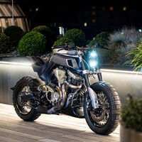 ¡Puro espectáculo! La Blue Falcon es una bestial Yamaha MT-01 reencarnada que mantiene su enorme bicilíndrico de 1.670 cc
