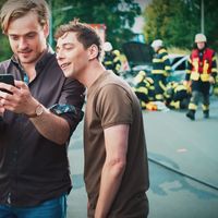 Las consecuencias del efecto mirón: más accidentes de coche y retenciones por una cuestión de morbo