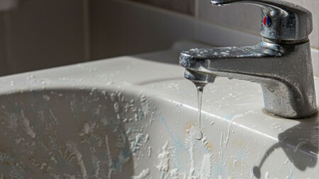 Cómo quitar las marcas de agua seca del lavabo con una mezcla que es una maravilla