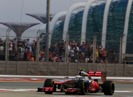 Lewis Hamilton se adjudica con autoridad la pole en Marina Bay