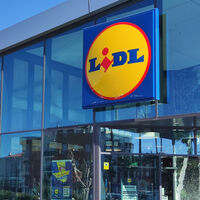 Lidl tiene la regleta LED barata (cuesta menos de 5 euros) con la que iluminar tus muebles o cajones
