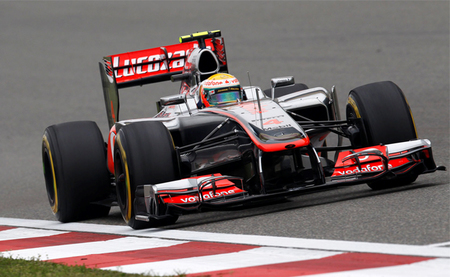 Lewis Hamilton obtiene el mejor tiempo y Jenson Button se perfila como favorito para la pole