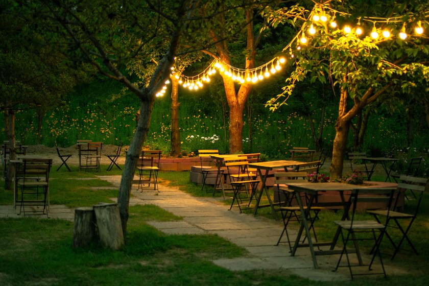 https://www.compradiccion.com/terraza-y-jardin/ilumina-tu-terraza-jardin-este-verano-gastar-electricidad-este-pack-cuatro-luces-solares-rebajadas