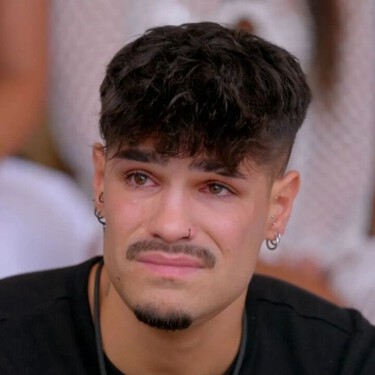 El concursante de 'La isla de las tentaciones 9' que estudió peluquería, pero acabó siendo conductor de autobús