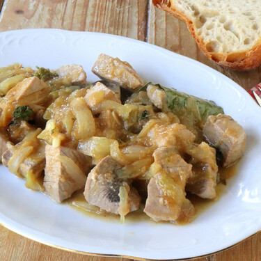 Esta cena saludable sabe a Cádiz y se resuelve en media hora con atún, cebolla y poco más 