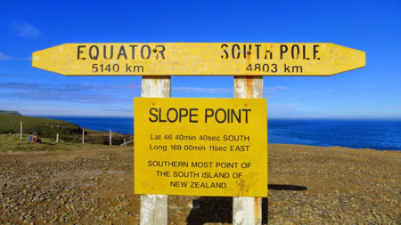 Slope Point, donde el viento corta el punto más meridional de la isla sur de Nueva Zelanda