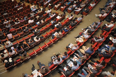 Así debes declarar los ingresos que obtengas por cursos y conferencias