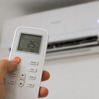 Los expertos en aire acondicionado coinciden: "Pasar de 24 a 23 grados supone una subida del consumo del 8%"