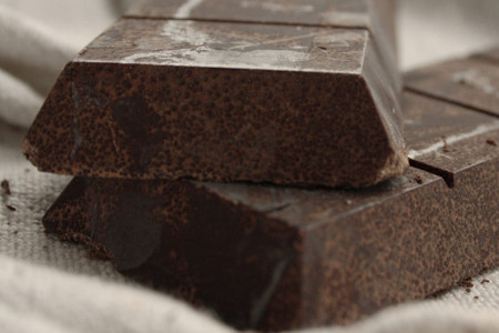 Consumir chocolate negro no engorda, sino que se asocia a menor grasa en el cuerpo