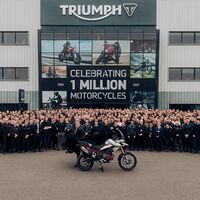Triumph llega al millón de motocicletas vendidas y lo celebra con un one-off de la Tiger 900 Rally Pro 