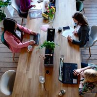 "Podría ser motivo de despido". Tu empresa puede usar una app para geolocalizarte durante tu jornada laboral, pero hay condiciones