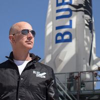 Jeff Bezos coloca a Blue Origin en la carrera de los satélites de internet para competir con Starlink. Su arma: mucha más velocidad