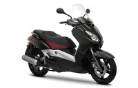 Yamaha Black X-Max