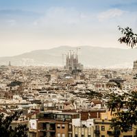 Los vehículos sin etiqueta tendrán que pagar 2 euros para acceder a la  Zona de Bajas Emisiones de Barcelona