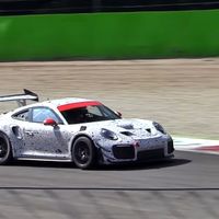 Este 911 GT2 RS camuflado rodando en Monza no parece normal. ¿Qué está tramando Porsche?