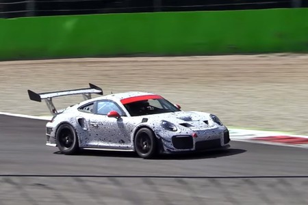 Este 911 GT2 RS camuflado rodando en Monza no parece normal. ¿Qué está tramando Porsche?
