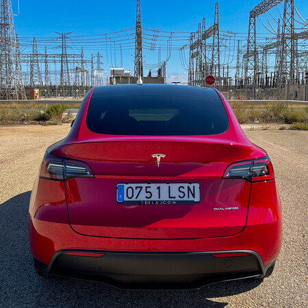 Tesla Model Y Prueba Contacto 1