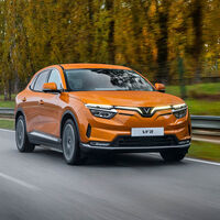 Un coche eléctrico vietnamita ha llegado a EEUU. "Es tan malo que te revuelve el estómago"