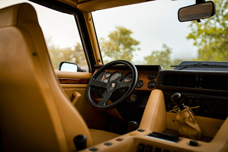 Lamborghini LM002 1988