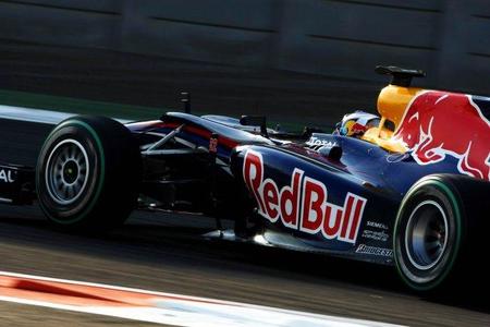 Daniel Ricciardo probará el nuevo Toro Rosso antes de llegar a Bahréin