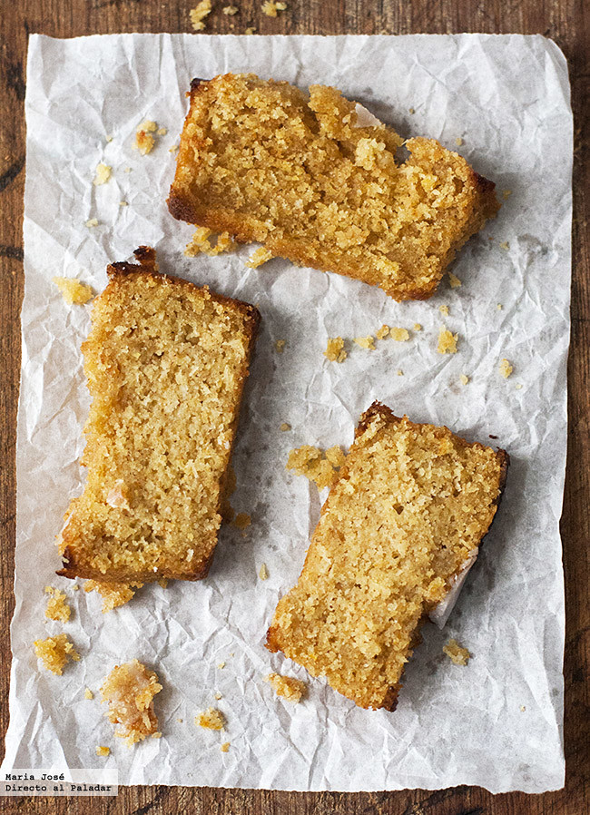 Bizcocho de sémola, coco y mermelada, receta de los chefs Yotam Ottolenghi y Sami Tamimi
